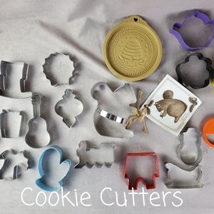 VARIETY OF COOKIE CUTTERS, 16 TOTAL